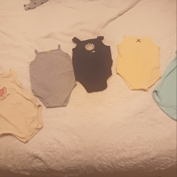 5 onesies 18-24 months - Picture 1 of 1